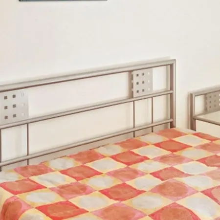 Appartement De 2 A Cyr Sur A 250 M De La Avec Jardin Clos Et Wifi *