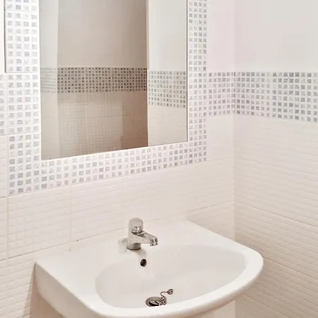 A Avec Jardin Prive Apartment *