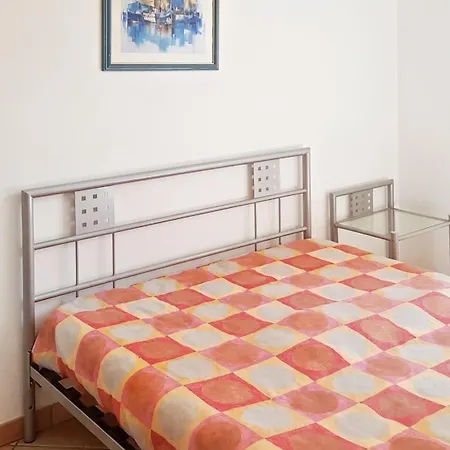 A Avec Jardin Prive Apartment